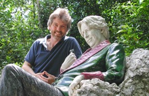 Pat O’Connor, the co-author of Rick Steves’ Ireland, poses next to a statue of Oscar Wilde.