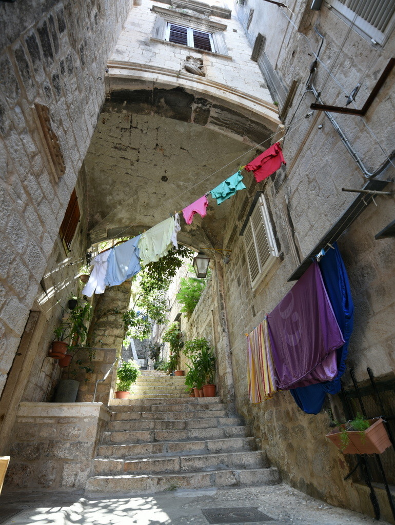 Cameron-Croatia-Dubrovnik-Happy Laundry 2
