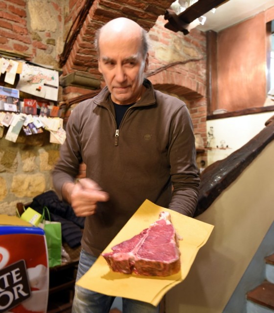 cameron-italy-tuscany-montepulciano-steak
