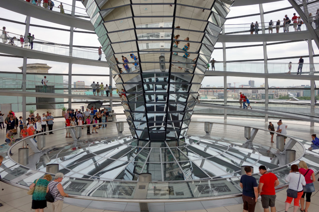 Inside-the-glass-Reichstag-dome