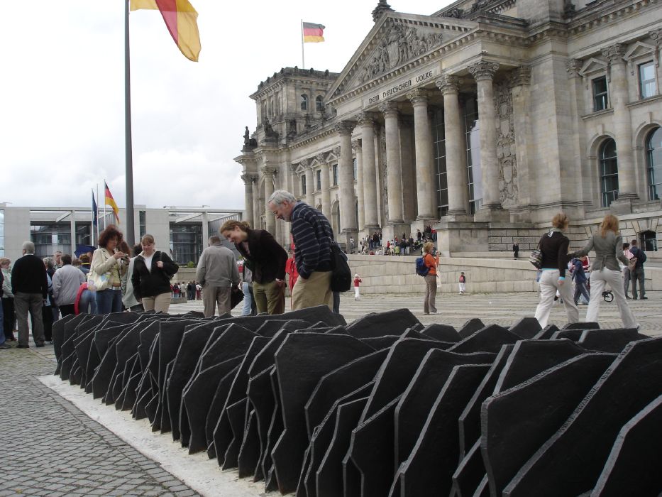 German Reichstag monument