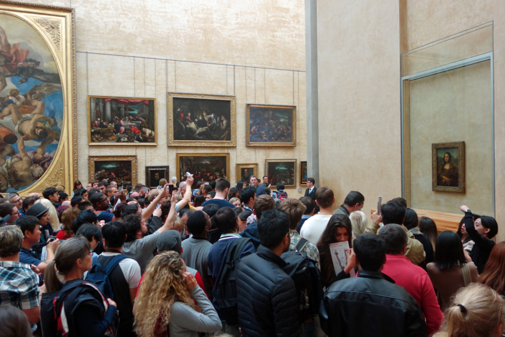 Crowd at Mona Lisa